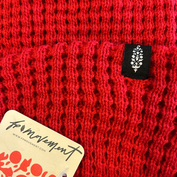 Free People Movement Cool Down Beanie OS NWT - Picture 3 of 3